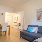 Charming And Central Apart - 350M From The Beach