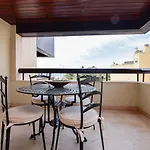 Stylish One Bedroom Apartment With Swimming Pool