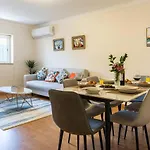 Cascais Garden Cottage