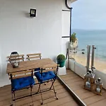 Casa Dos Cotas - Amazing Seaside Apartment With Balcony