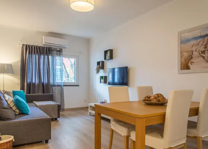 Charming And Central Apart - 350M From The Beach
