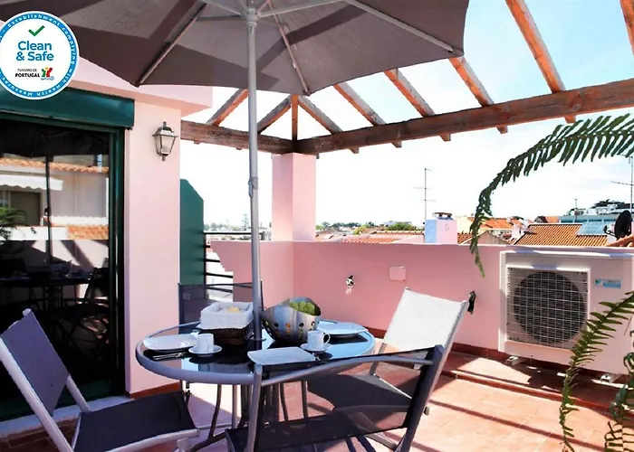 Wondrous Terrace Apartment In Cascais Center
