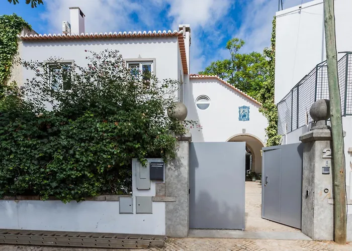 Casa Do Museu, Three Independent Properties