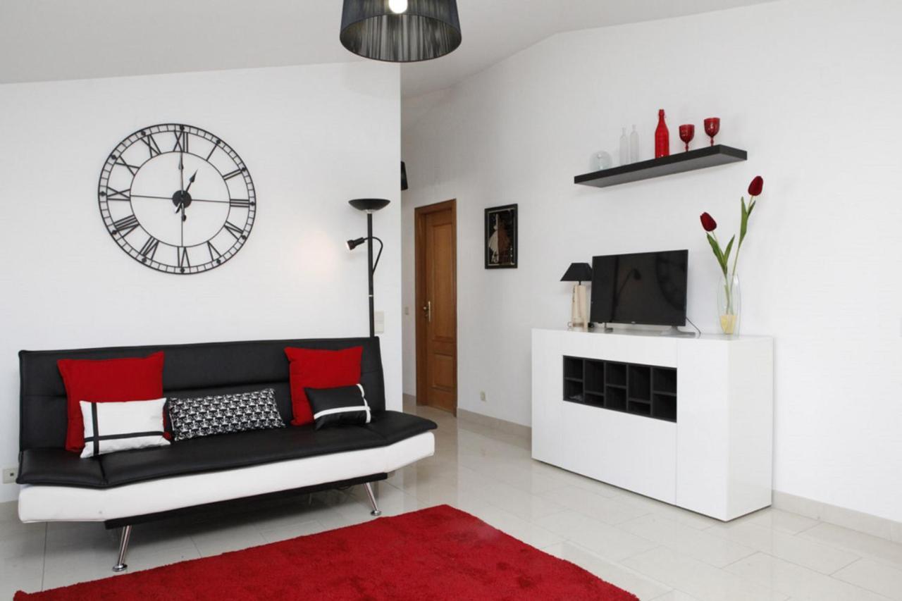 Wondrous Terrace In Center *