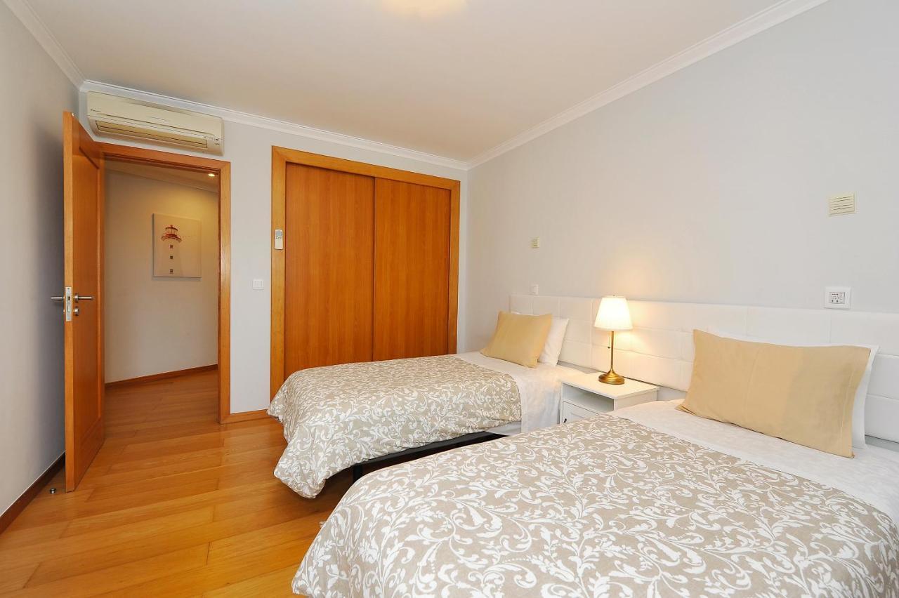 T2 Centro - Ribeira Vinhas Apartment *