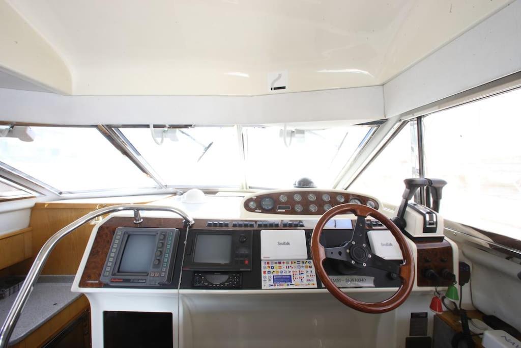 Botel Barco Buzios Iii Cascais