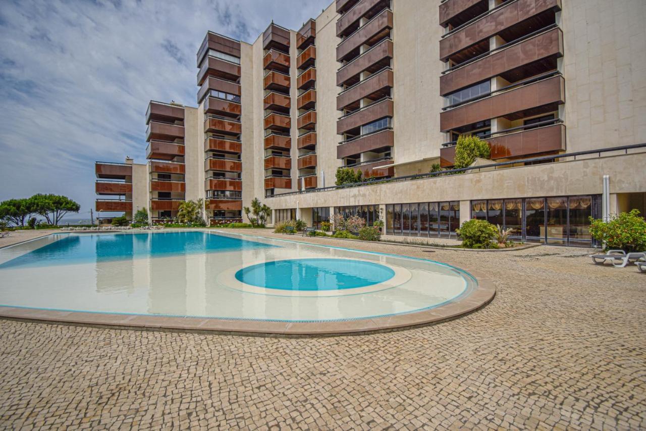 Stylish One Bedroom With Swimming Pool Apartment *