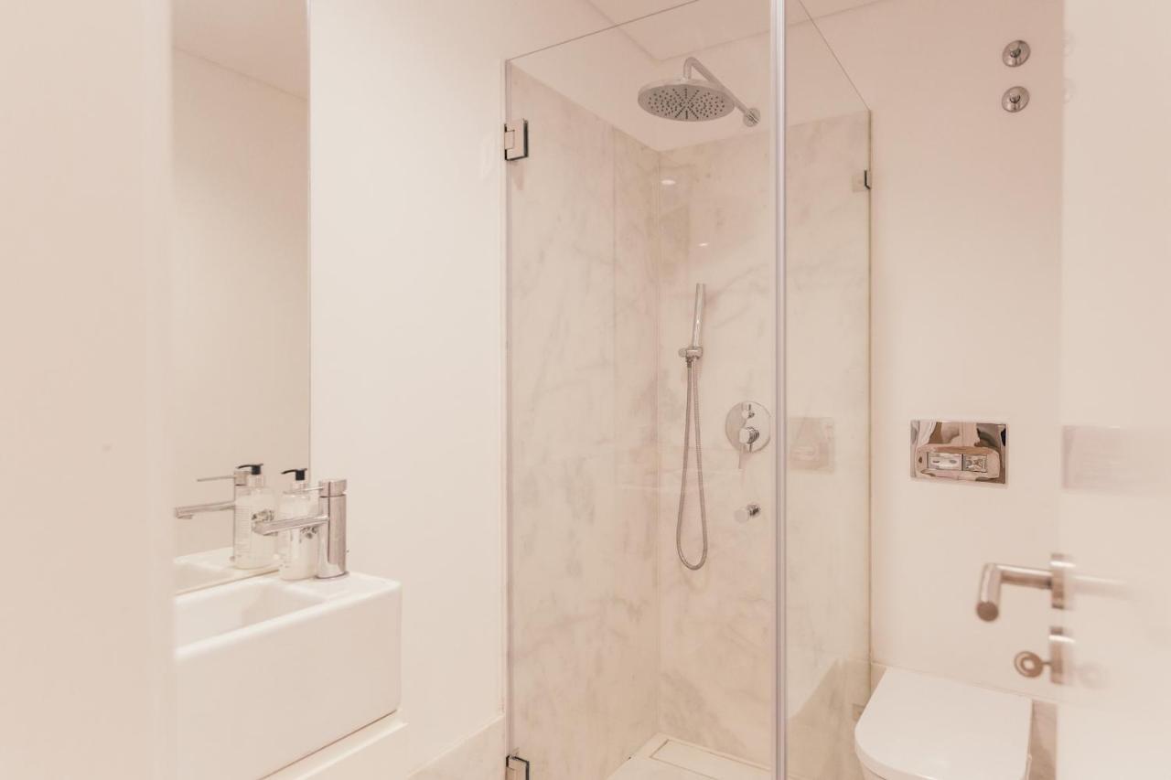 Apartment Master Deco Gem In