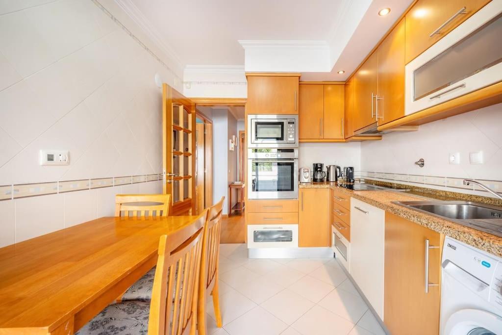 Sunny With Very Spacious Terrace Apartment *