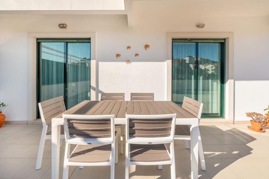 Apartment Sunny With Very Spacious Terrace Cascais