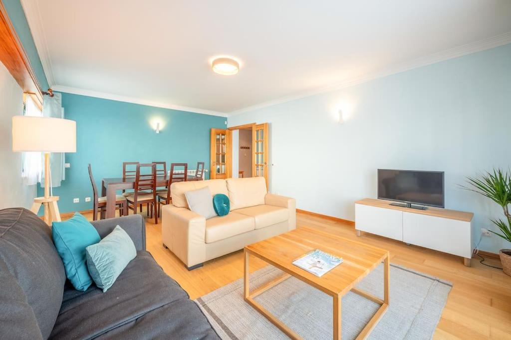 Sunny With Very Spacious Terrace Apartment