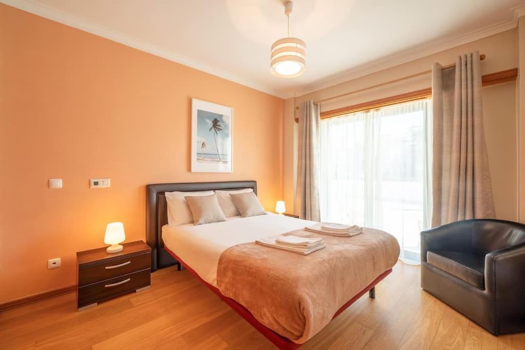 Sunny With Very Spacious Terrace *