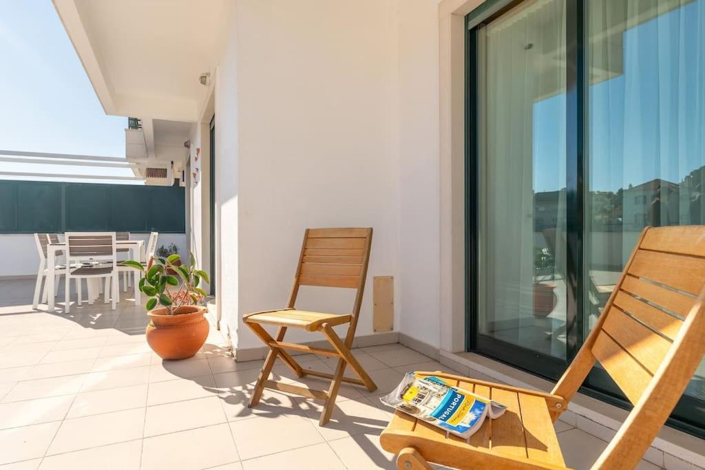 Sunny With Very Spacious Terrace