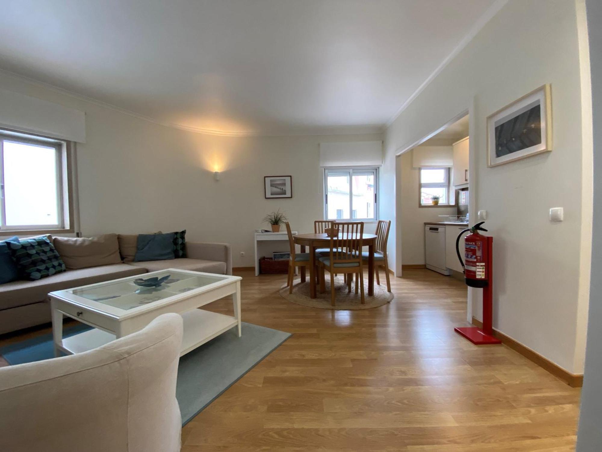 Rainha - In Centre Apartment Cascais