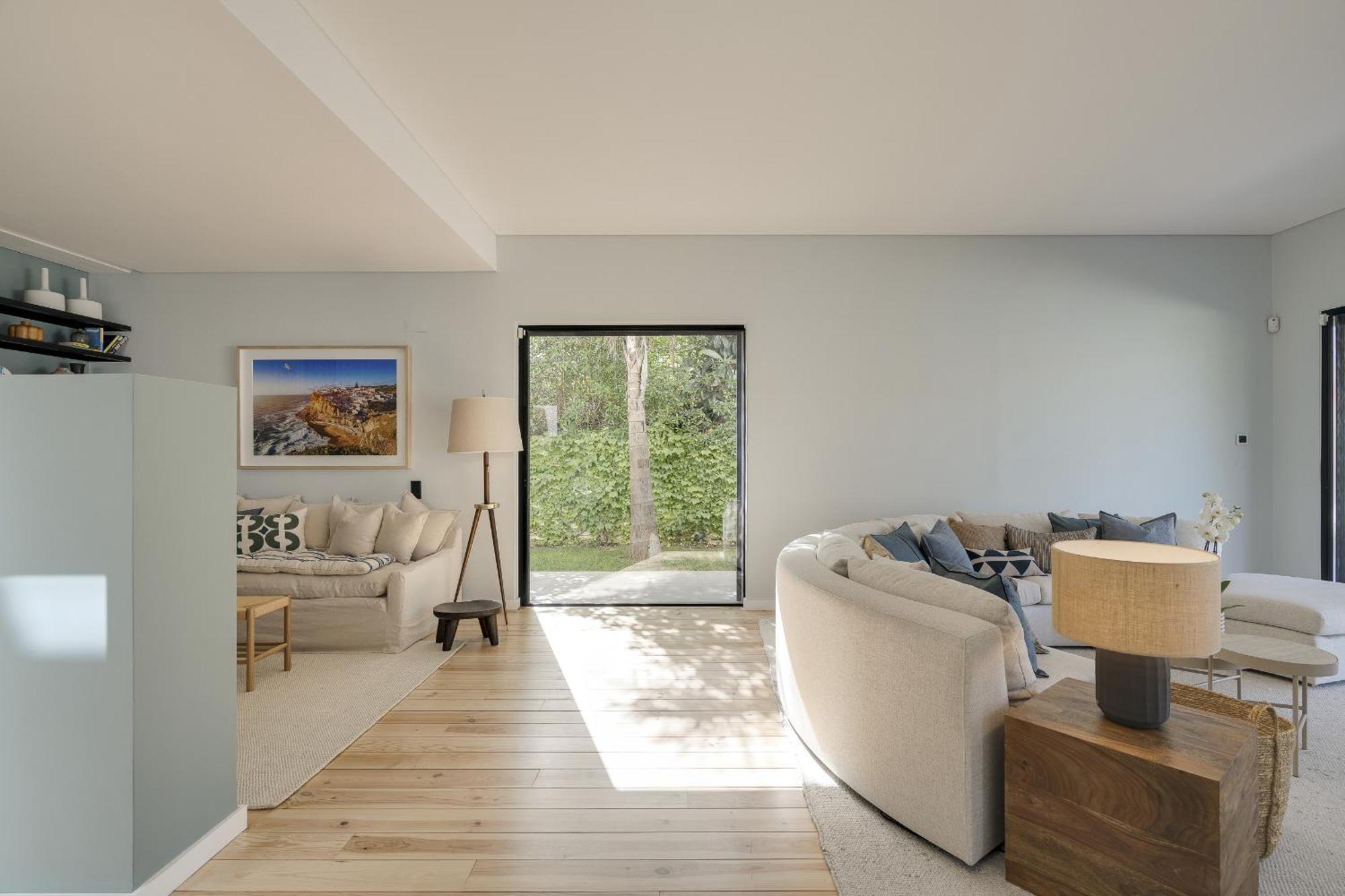 Contemporary By Cadenzalux