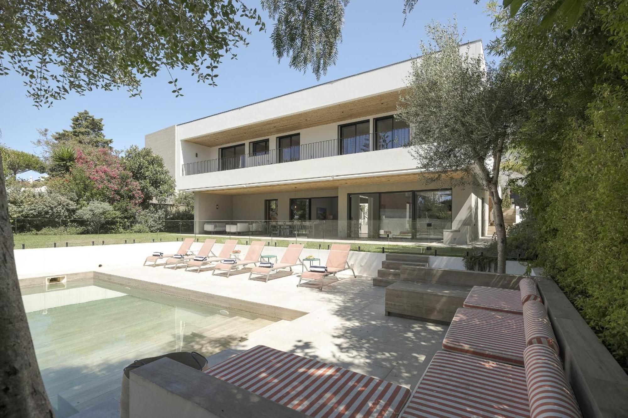 Villa Contemporary By Cadenzalux Cascais