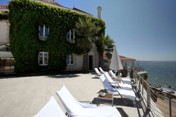Albatroz Seafront Hotel