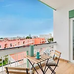 Cascais Sunny With Ocean Views