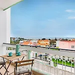 Cascais Sunny With Ocean Views