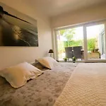 Cascais Getaway With A Shared Pool
