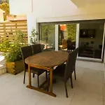 Cascais Getaway With A Shared Pool