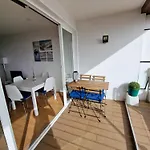 Casa Dos Cotas - Amazing Seaside Apartment With Balcony