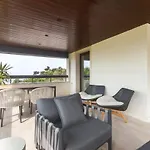 Oceanfront Lux Condo Sleeps 9