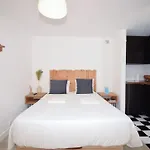 Cozy Studio Near The Beach