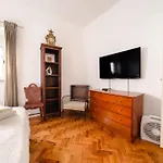Full Townhouse Center Cascais 100M From Beach
