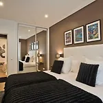 Central Apartment 127 By Saboia Collection