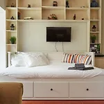 Adorable And Comfortable Studio With Free Parking