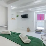 Cascais Center Minihouse For 2 - 3Min From The Sea