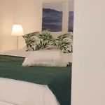 Cascais Center Minihouse For 2 - 3Min From The Sea