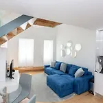 Seaside With A View - 200M Away From The Beach!
