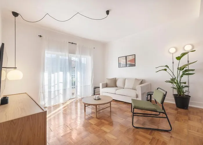 Coral Apartment By Olala Homes