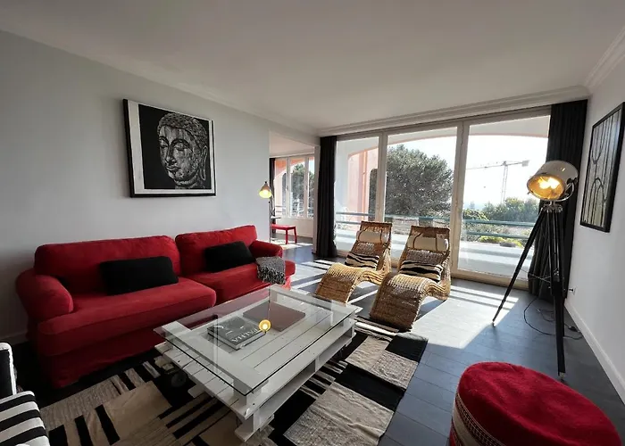 Gracious Apartment In Condo With Pool, Cascais