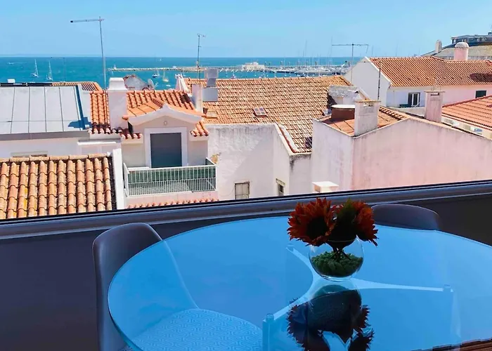 Sea View Loft 30 Secs To Beach In Historic Old Town