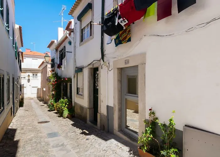 Cascais Center Minihouse For 2 - 3Min From The Sea