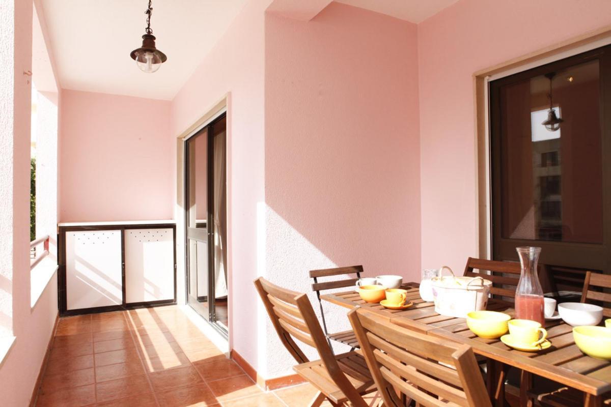 Guia's Gorgeous & Spacious Apartment