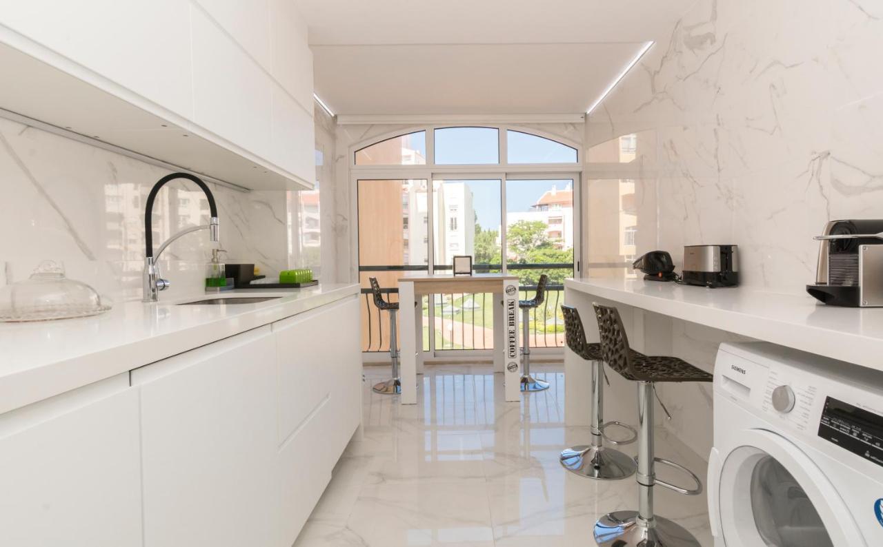 Apartamento Houze_lovely Flat With Swimming Pool!