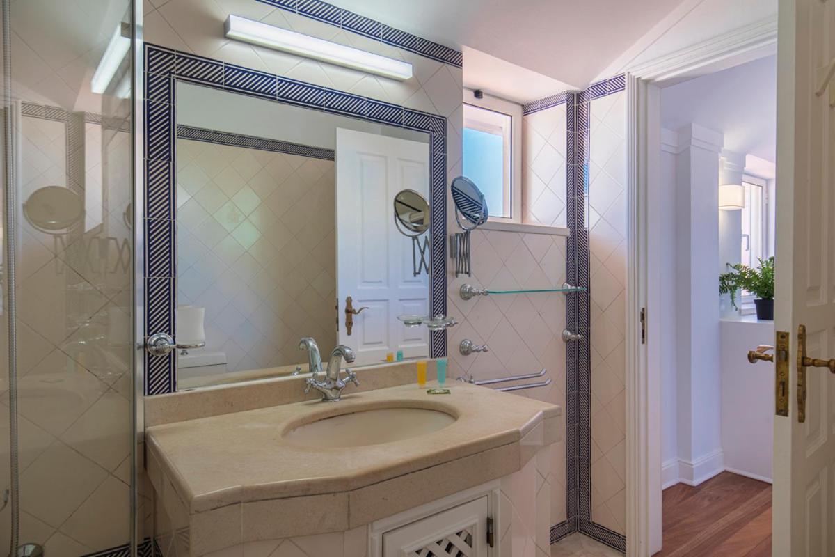 Luxury Colina Park Apartment