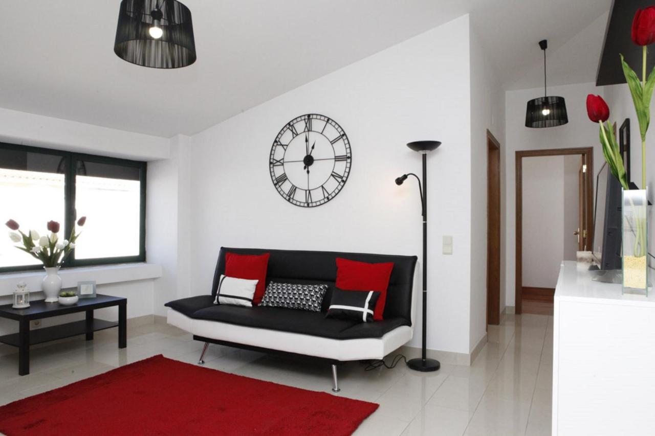 Wondrous Terrace In Center Apartment