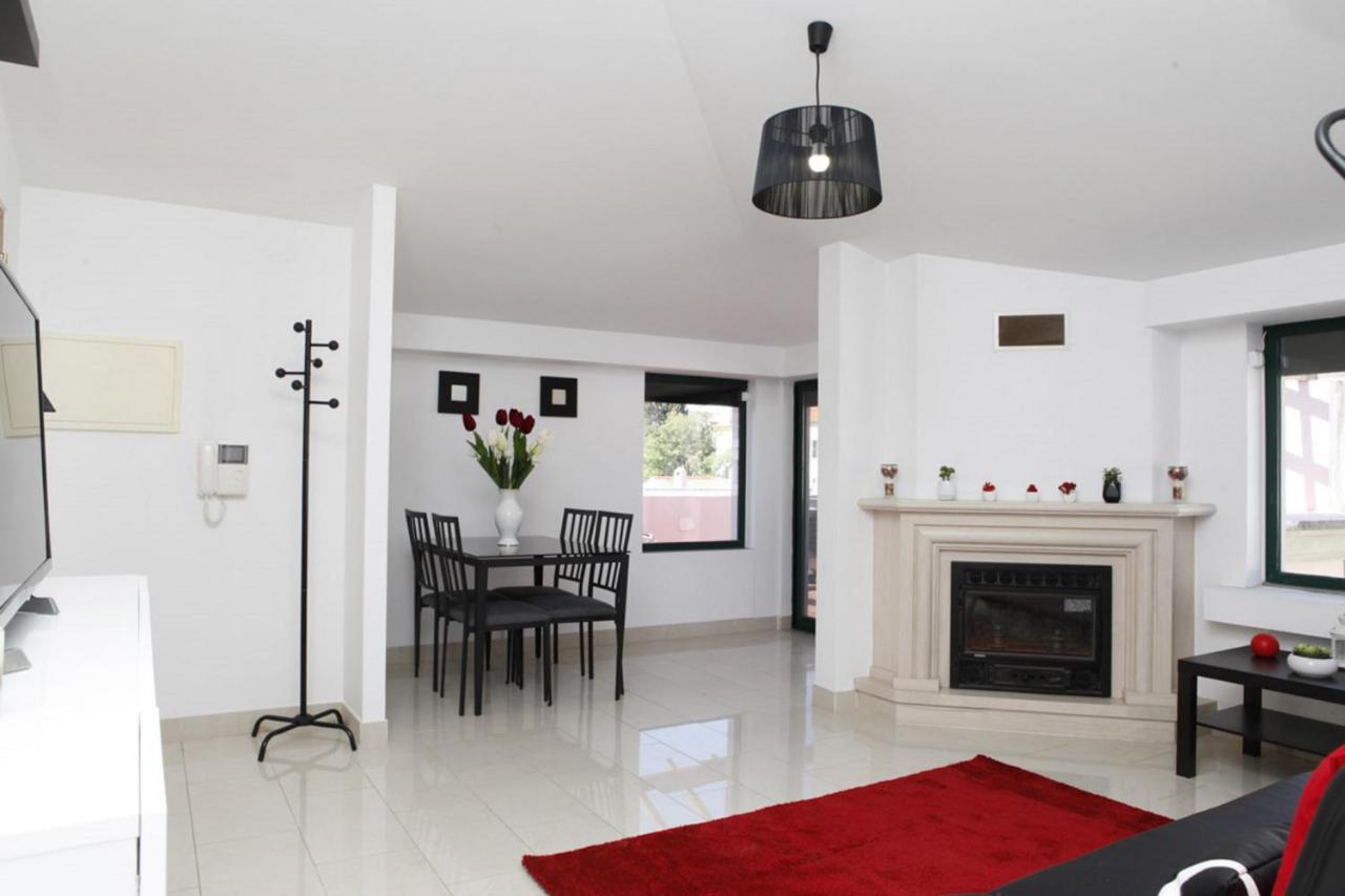 Wondrous Terrace In Center Apartment