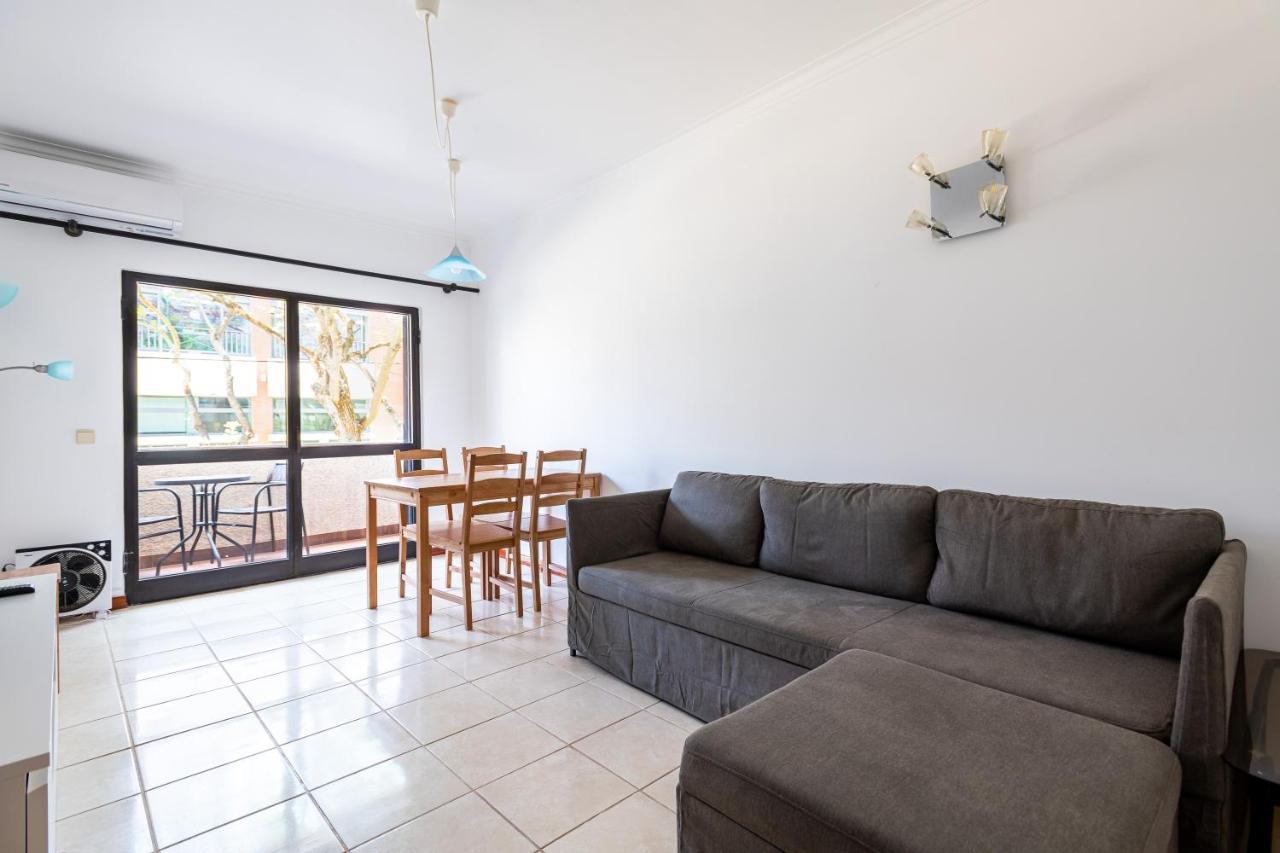 Comfortable And 3min Walking To The Apartment *