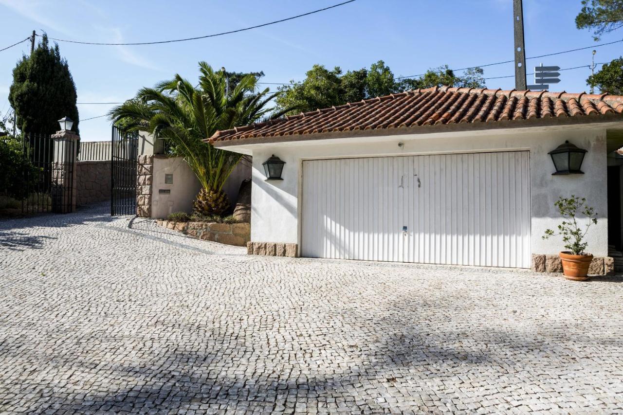 Villa Entre Rochas Pool House By Cadenzalux