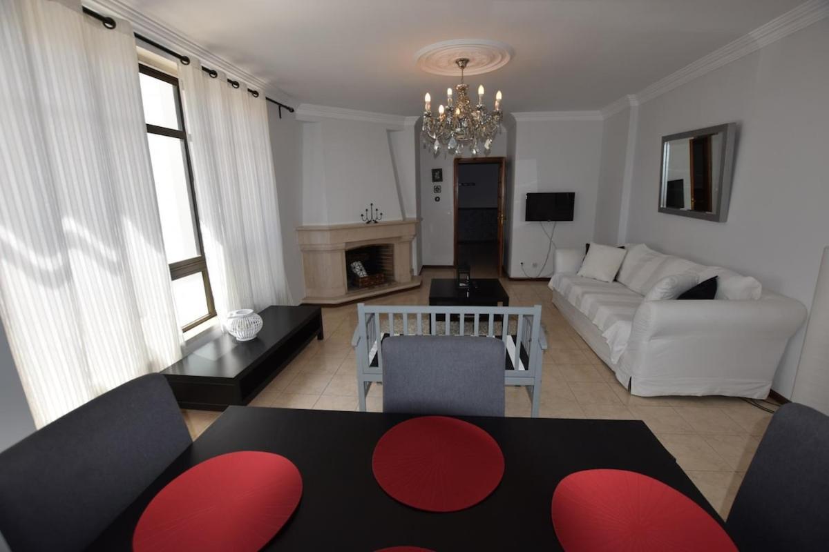 Excellent 2 Bedroom In Center Apartment Cascais