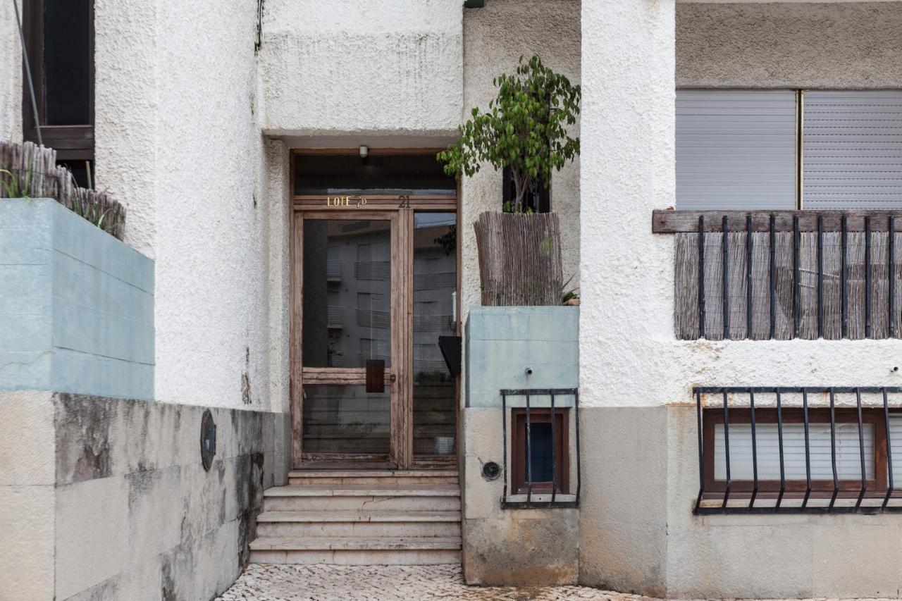Flh Homey With Balcony Apartment *