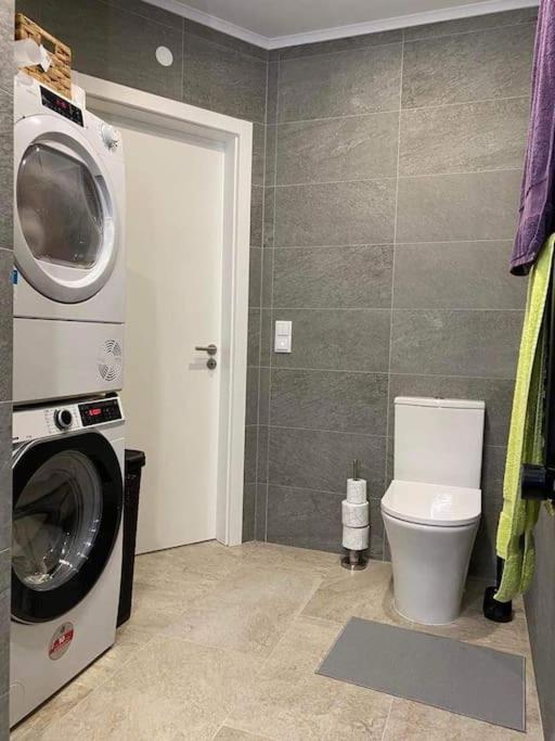 Flott Sentrumsnaer Med Egen Parkering Cascais