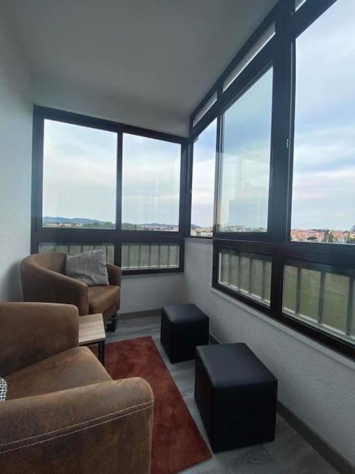Apartment Flott Sentrumsnaer Med Egen Parkering Cascais