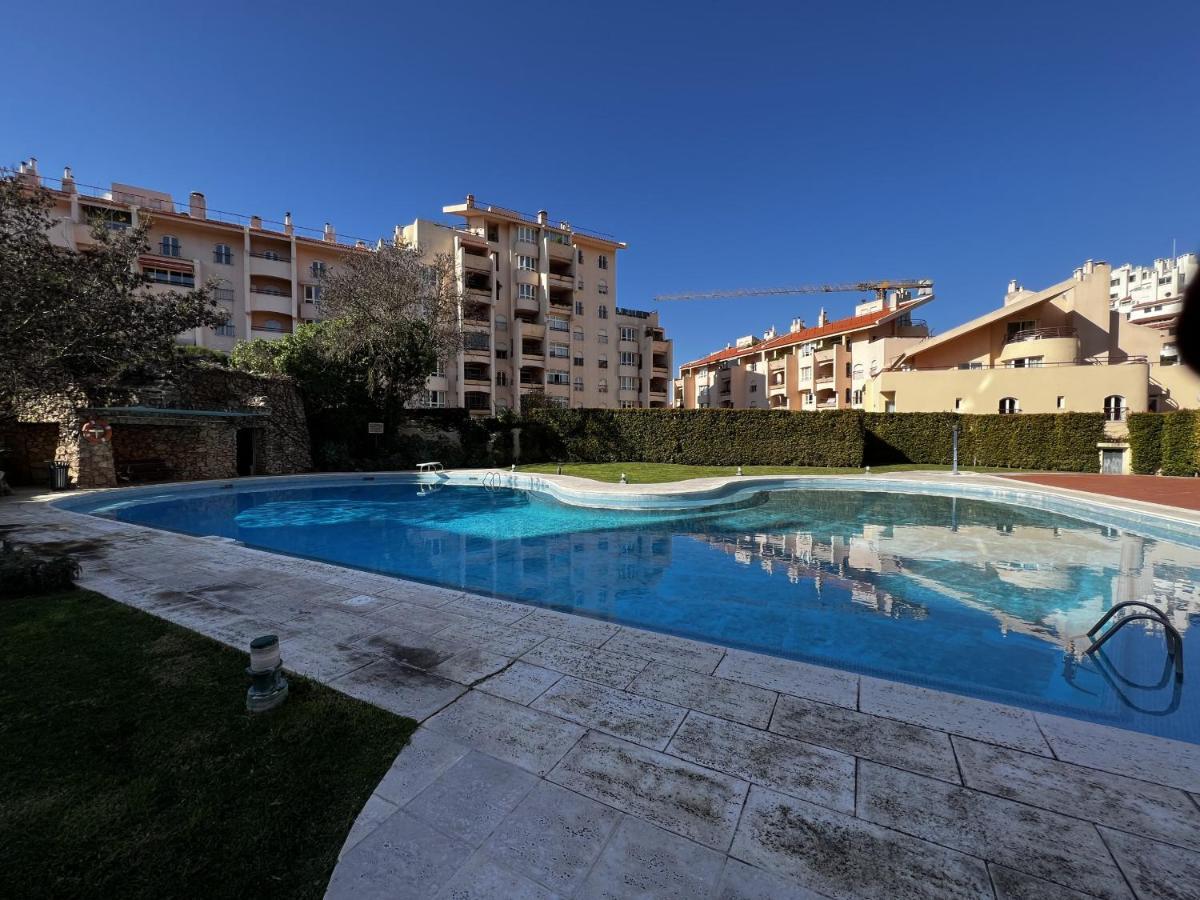 Apartment Gracious In With Pool, *